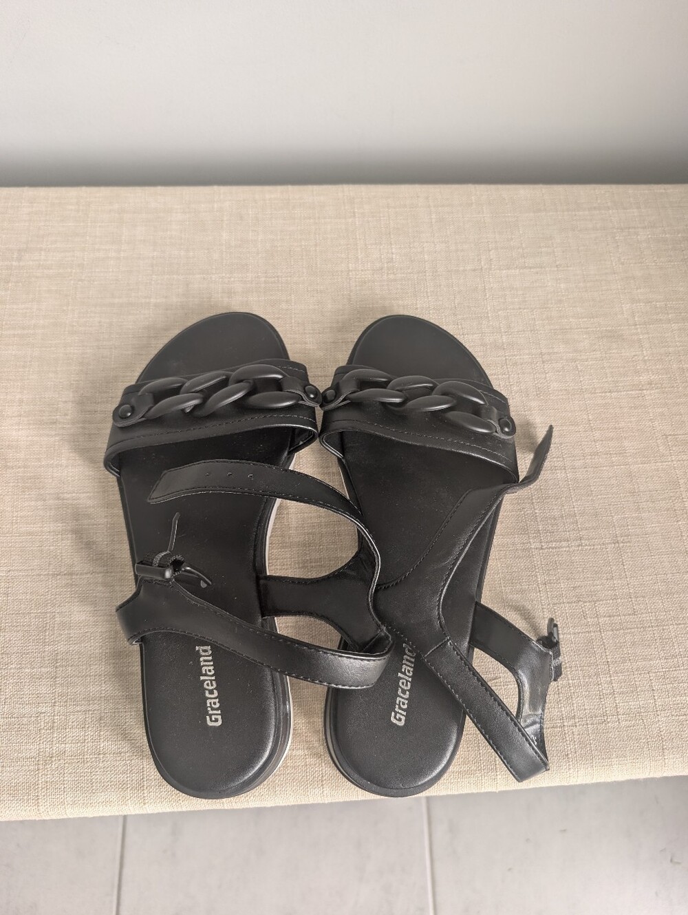 Graceland Black Chain-Link Strap Women's Sandals